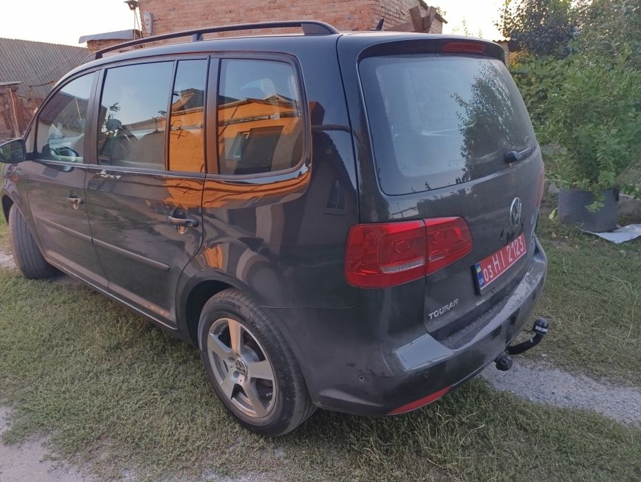 Продам Volkswagen Touran 2011 року