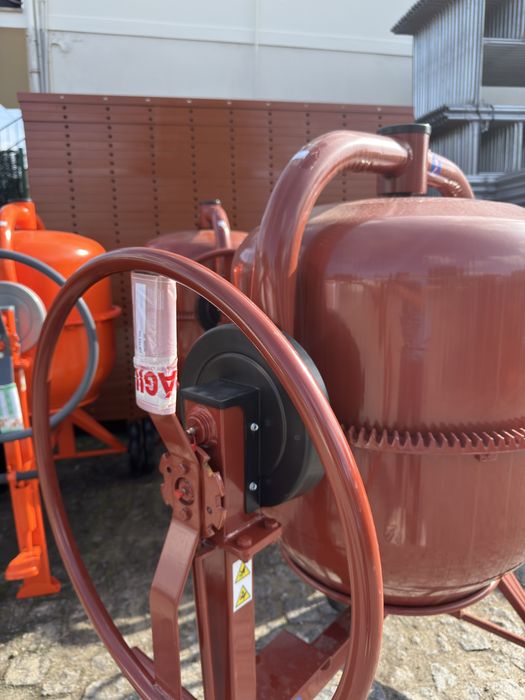 Betoneira Lis 200lts Monofásica Nova