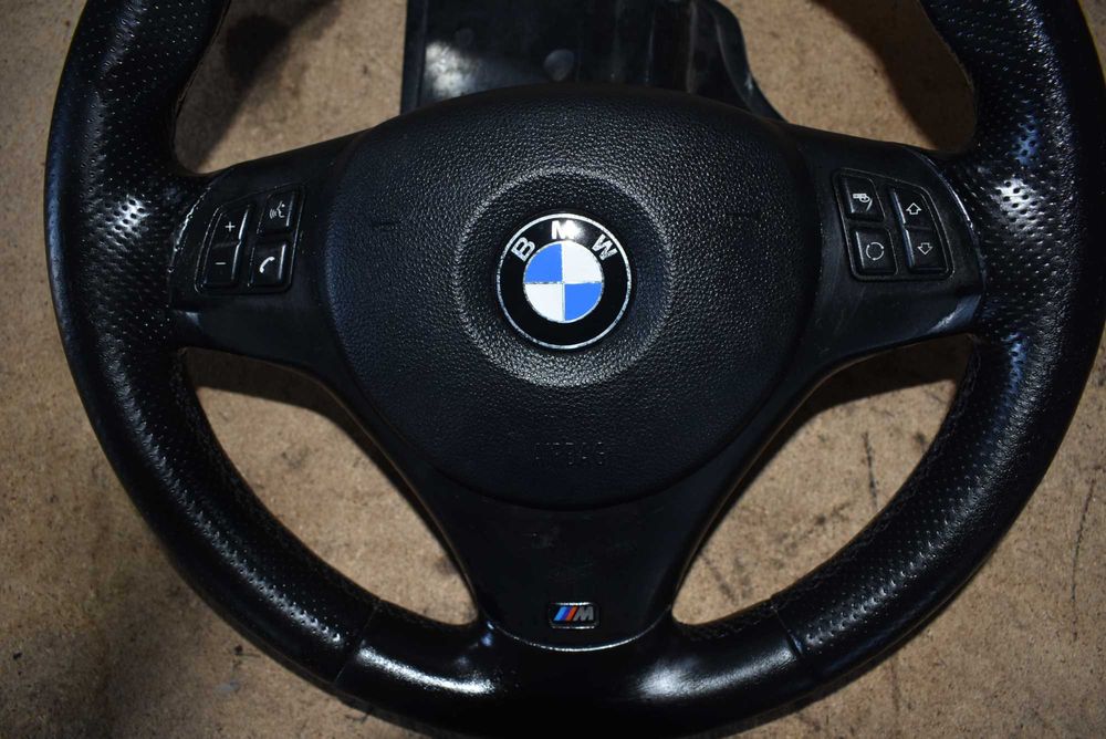 Volante PACK M   BMW  E81/E82/E87/E88/E90/E91/E92/E93