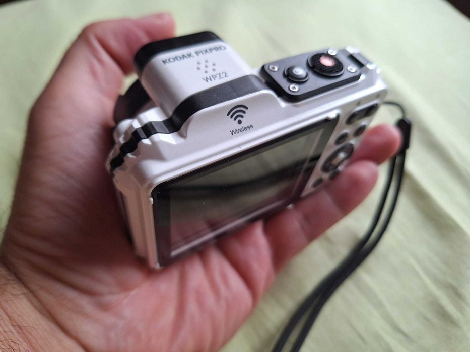 Máquina fotográfica Kodak WPZ2 Branca, Carregador + 3 Baterias + Bolsa