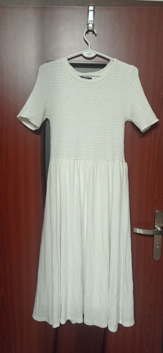 Piękna śmietankowa sukienka  MIDI Reserved  S /M 36/38