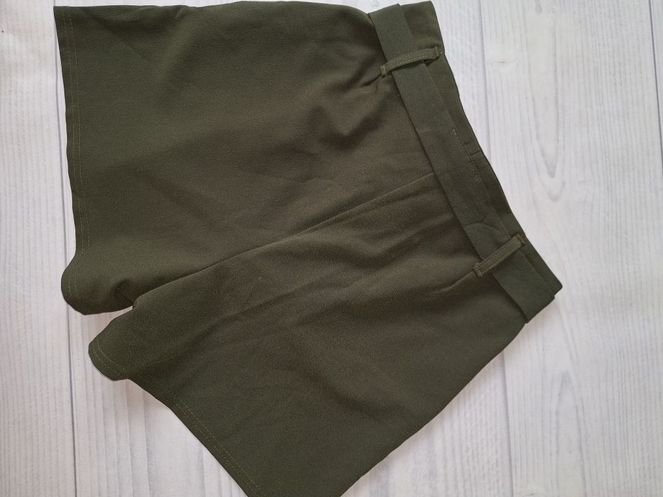 Нові шорти розмір М