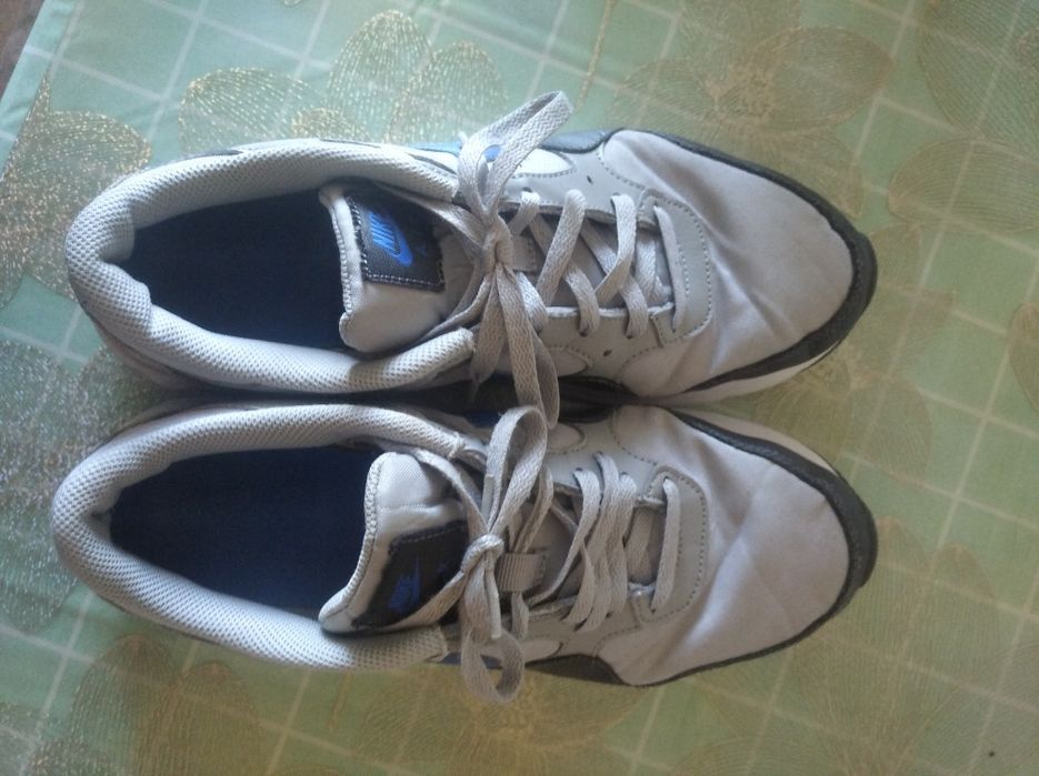 Продам кросівки nike air max