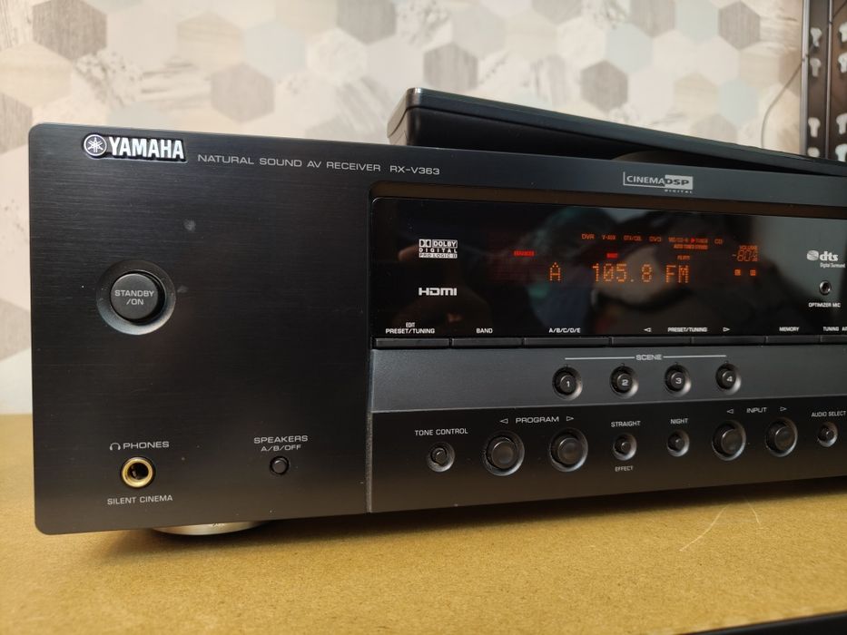 Amplotuner YAMAHA RX-V363 5.1 z pilotem zastepczym