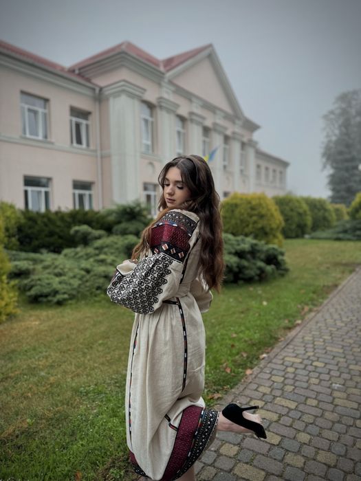 Вишита сукня від українського бренду Gusak