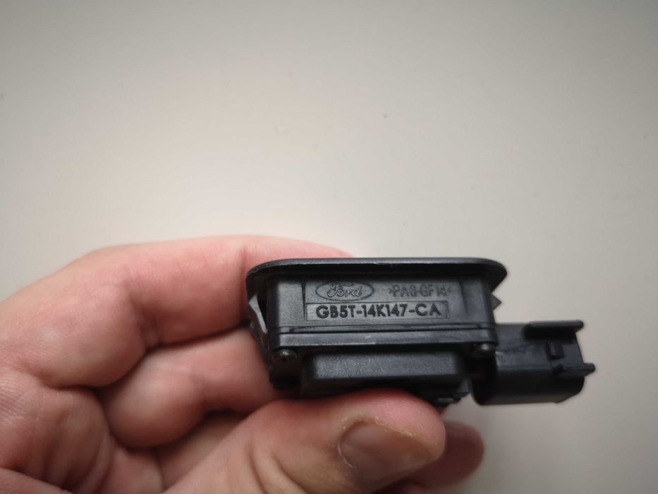 Ручка дверей багажника з кнопкою FORD EDGE 15-18 (колір чорний)