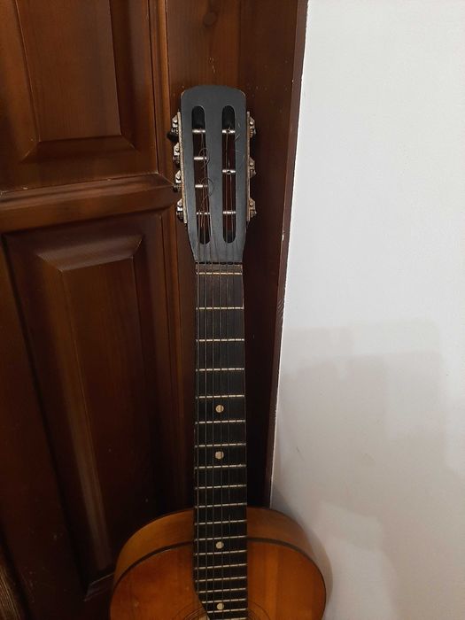 продам гитару семиструнную