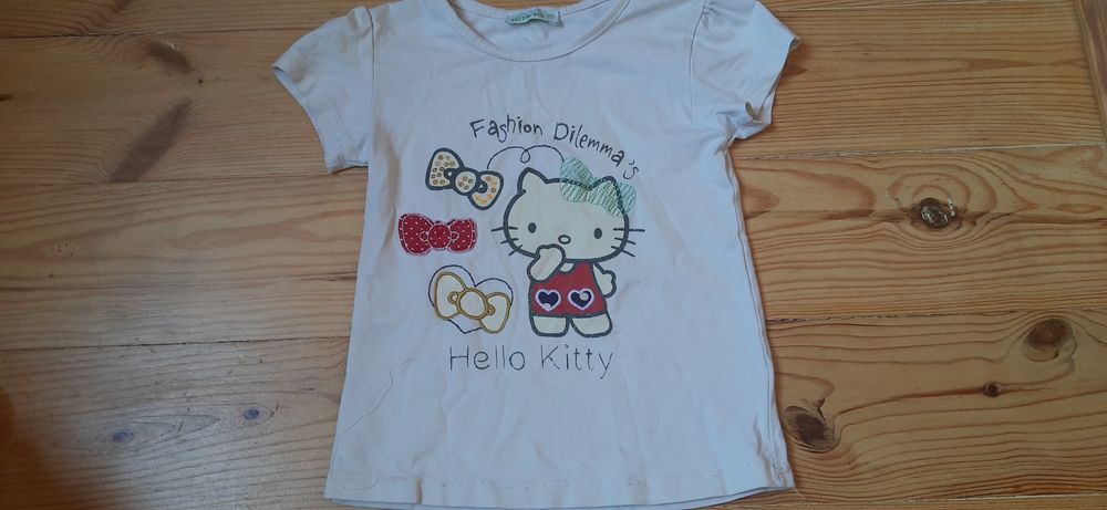Классная футболка Hello  Kitty.  Рост 110 см.  Испания.