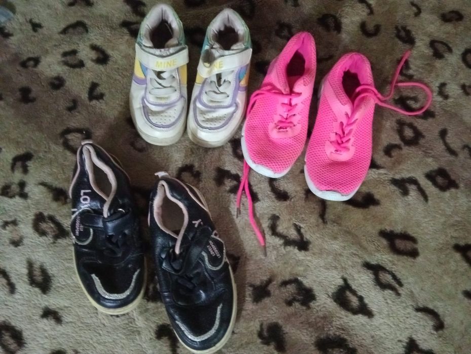 Детская обувь на девочку в нормальном состоянии