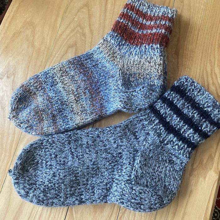 Шкарпетки в‘язані ручної роботи.