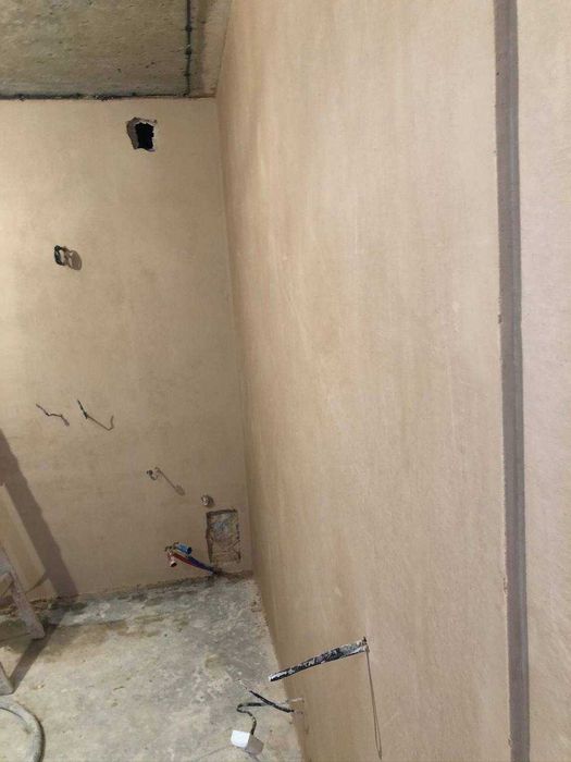 Якісне виконання штукатурних робіт з матеріалом. Стяжка підлоги