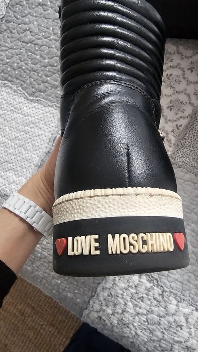 Moshino śliczne sneakersy