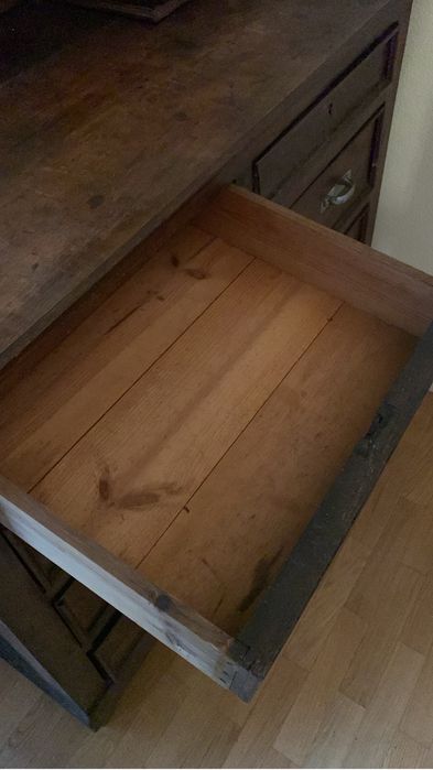 Cómoda antiga em Madeira de Carvalho