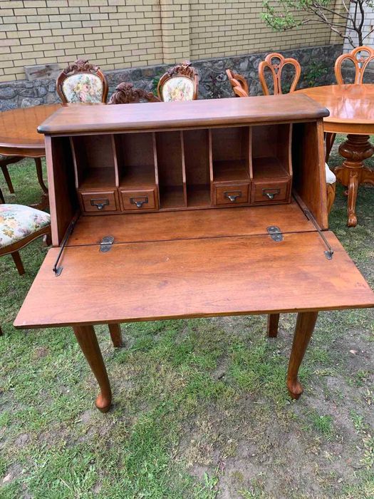 антикварний письмовий стіл секретер