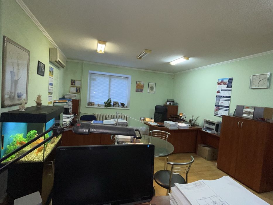 Продам  офис в районе парка Шевченко
