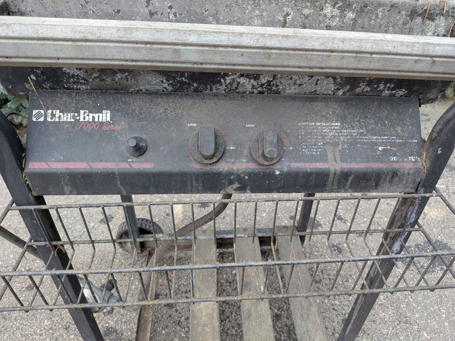 Char Broil Series 7000 amerykański grill gazowy