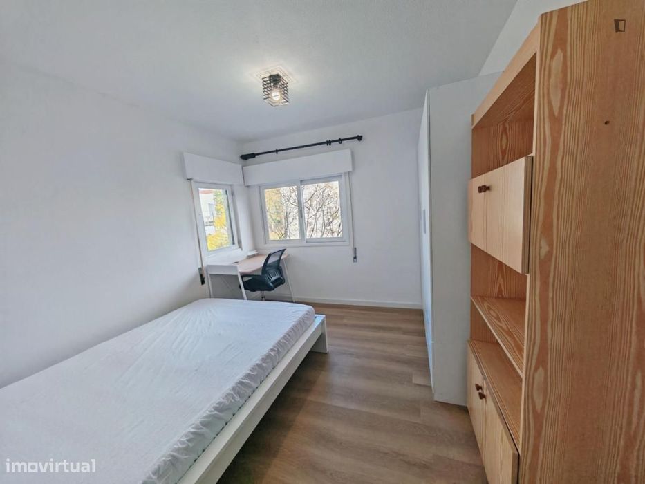 Quarto - localizado em Sé de Braga e São Lázaro Braga