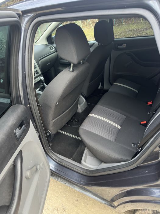 Свіжопригнаний фокус 2010 1.6 mpi