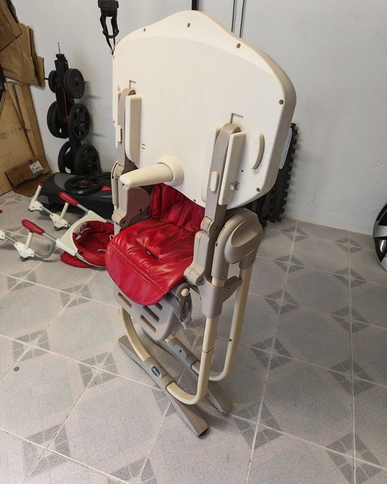 2 Cadeiras de refeição fixa e viagem Chicco bebe