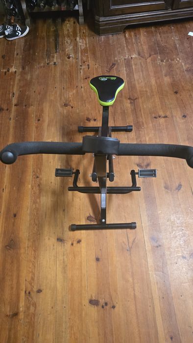 Bicicleta para exercícios físicos