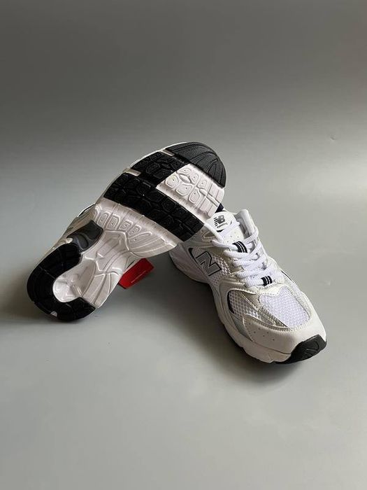 Nb 530 Silver та Pink, Ньюбеленс кроси, Жіночі кросівки