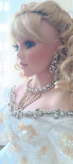 Коллекционная, декоративная, фарфоровая кукла Winter Bliss, The Danbury Mint (США)