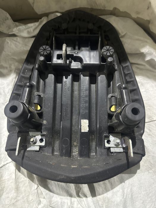 Kanapa pasażera siedzisko Honda Cb125R JC79