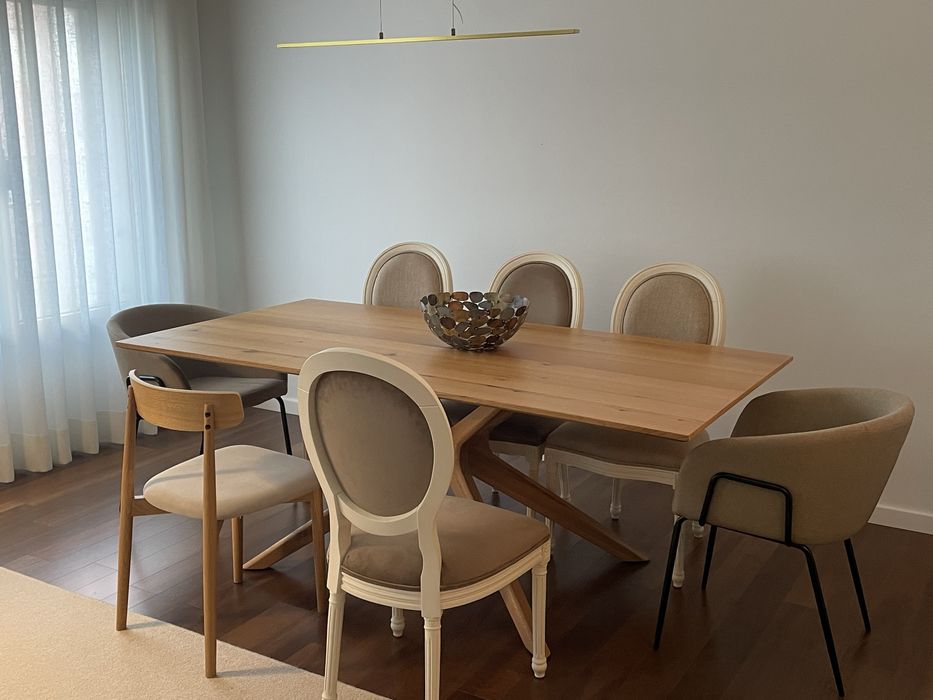 Mesa de Jantar . 200cm x 100cm. Nova. Óptimo Estado