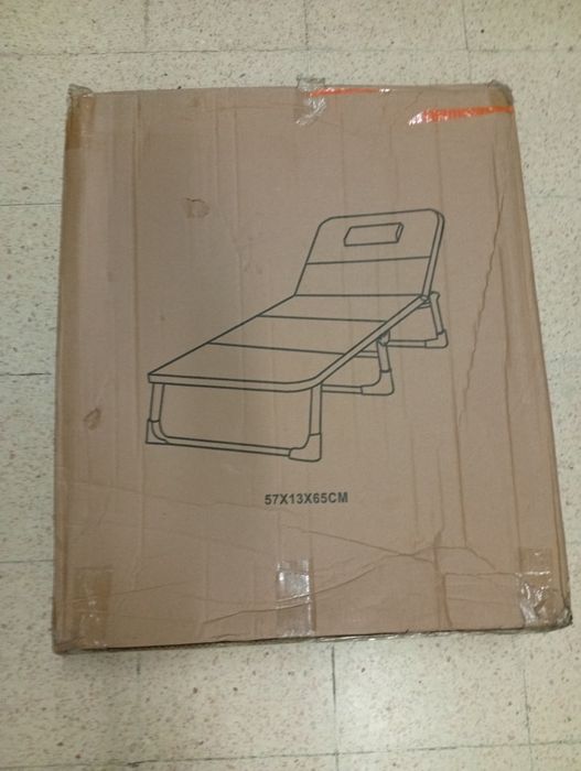 Cama desdobrável como nova