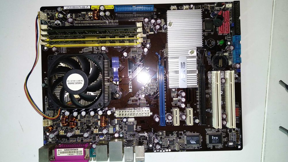 копмлект ASUS M2N SLI + proc + 4Gb