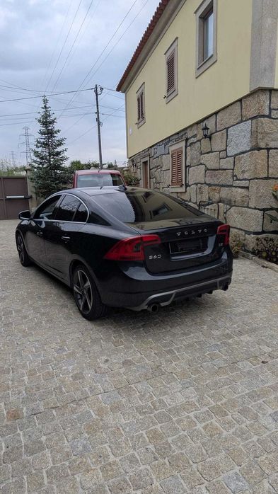 VOLVO S60 R design
