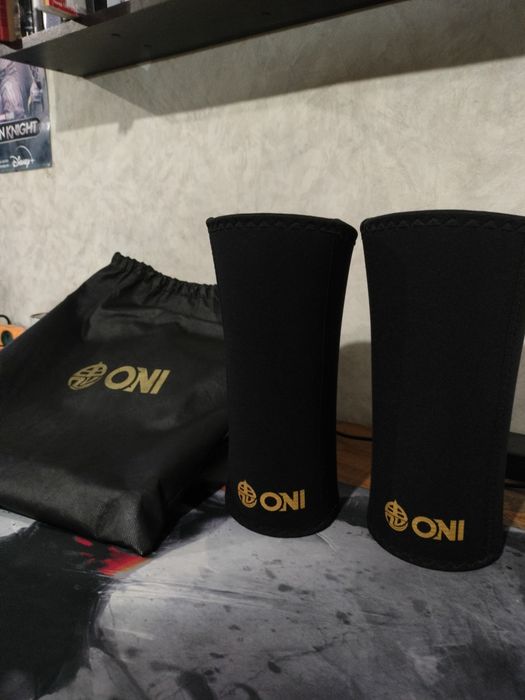 Наколінники ONI Розмір-XL ( ONI Knee Sleeves PRO Pair 2023 IPF Approved)