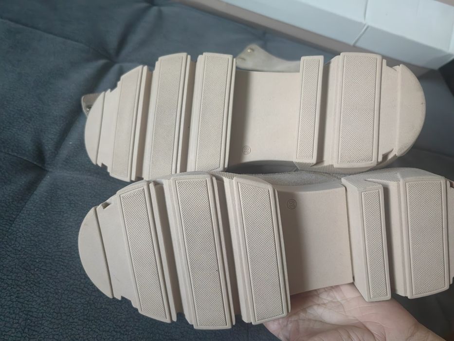 Carinii r. 39 workery jak nowe