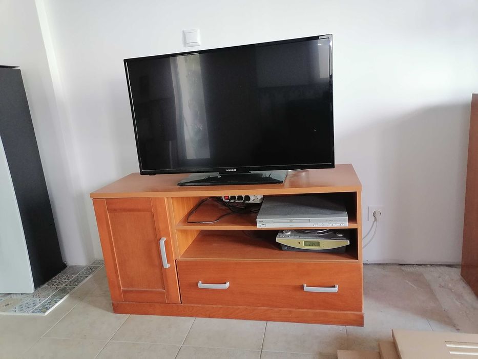 Movel TV em bom estado