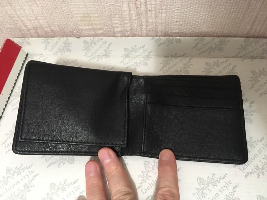 Шкіряні чоловічі гаманці, портмоне  Levi’s Індія  та Kenneth Cone