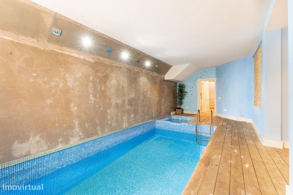 Moradia T4 + 1 com piscina, Pena, Lisboa