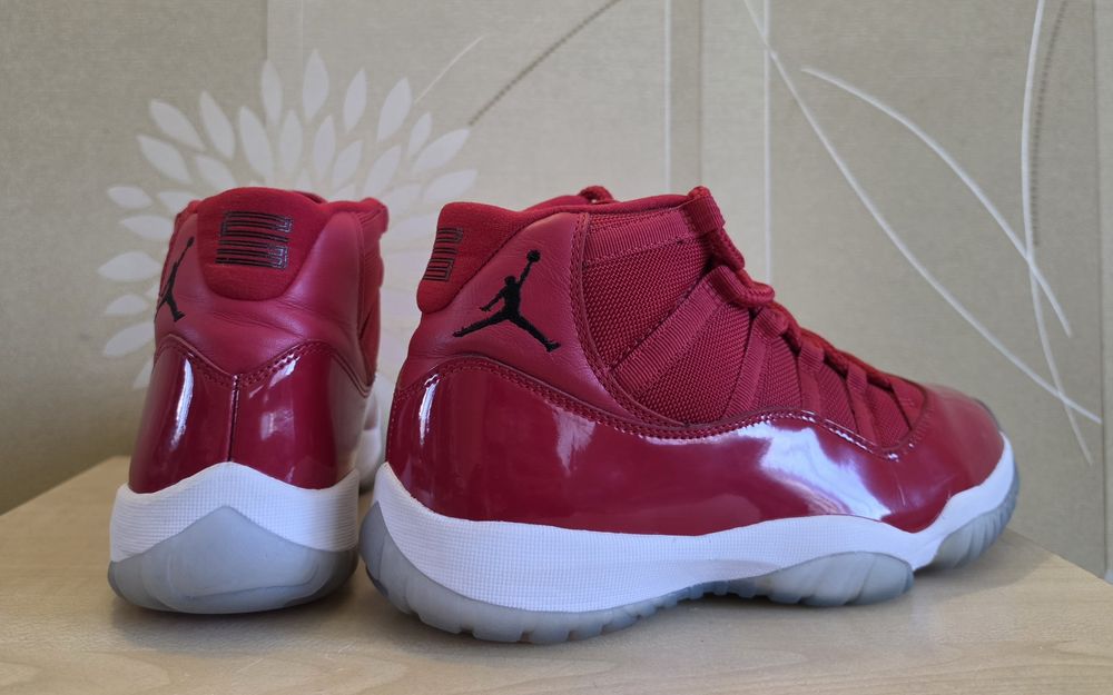 Чоловічі кросівки Air Jordan 11 Retro оригінал р.41