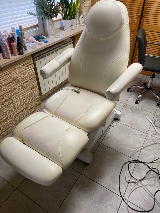 Włoski fotel kosmetyczny (sterowany elektrycznie)