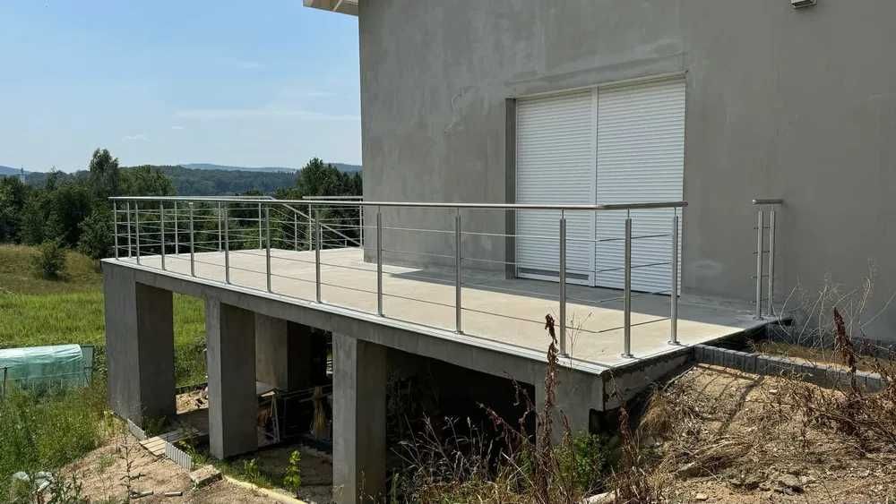 Balustrady nierdzewne zabezpieczenia okienne