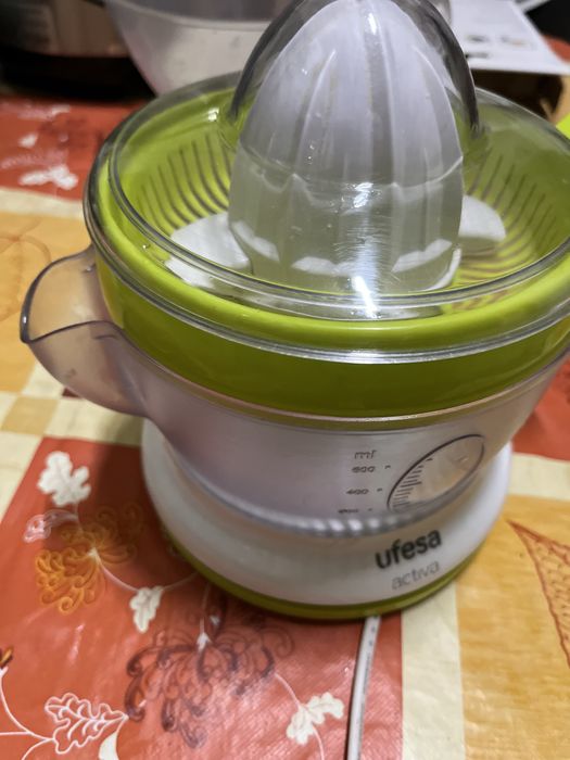 Espremedor elétrico Ufesa Activa com tampa e filtro