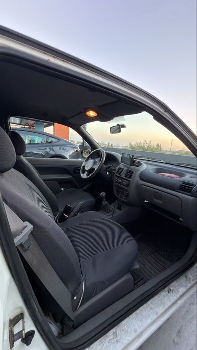 Renault Clio 1.9D comercial
