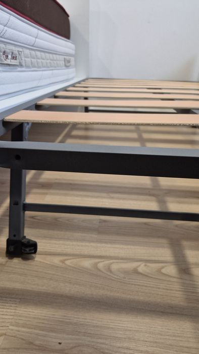 Cama- colchão 190x90 + estrado com pernas  basculantes