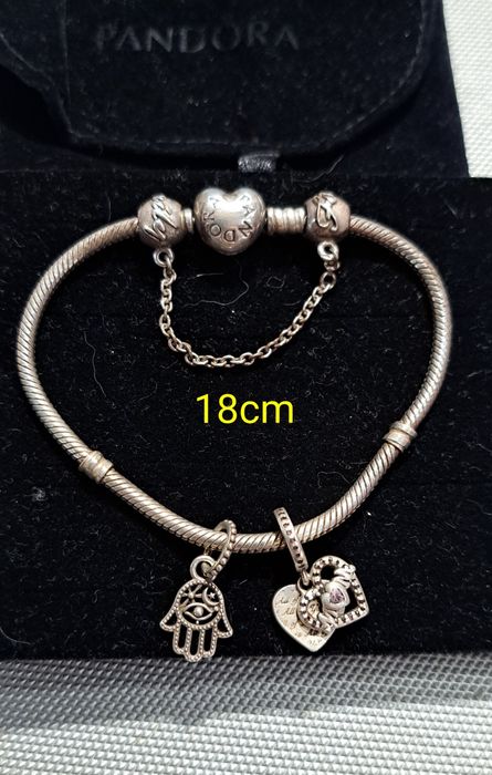 Pulseira coração Pandora em prata.