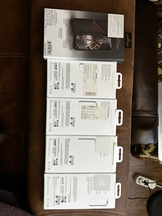 Продам оригінальні чохли  Apple і UAG