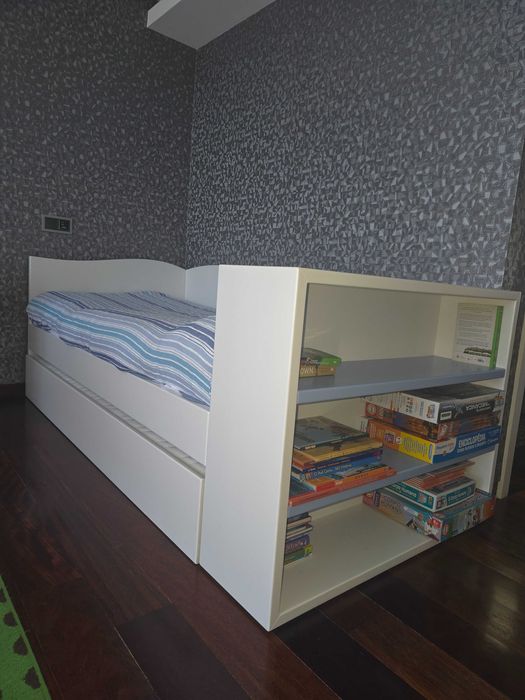 Cama lacada (para jovem)