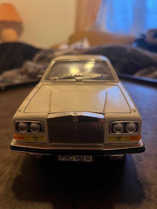 Miniatura 1:18 Rolls-Royce camargue