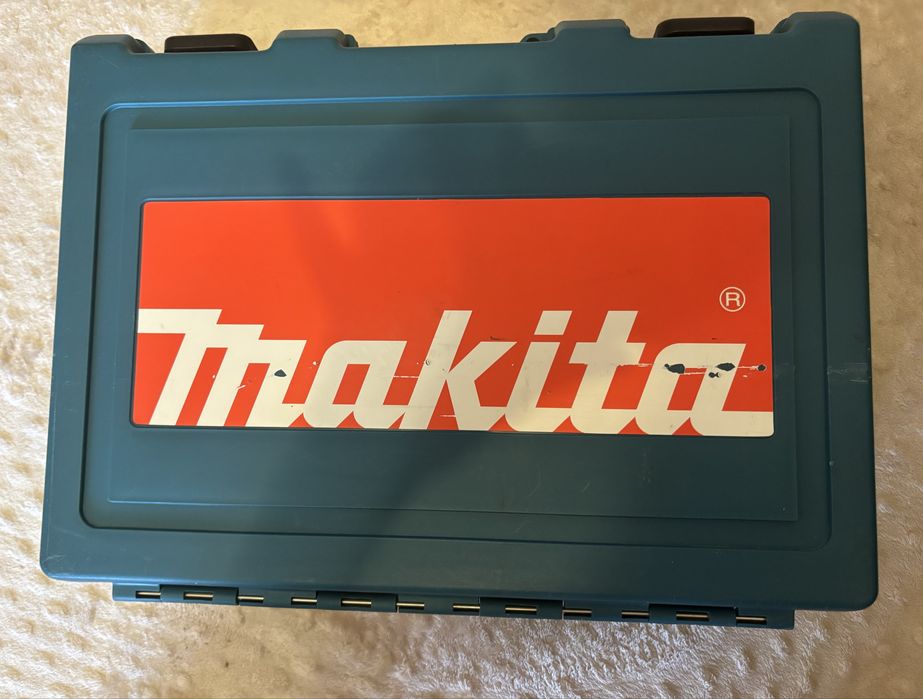 Перфоратор Makita HR 2450