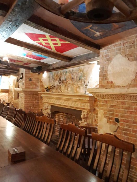 СРОЧНО продам готовый бизнес в Центре,действующий ресторан с ремонтом.