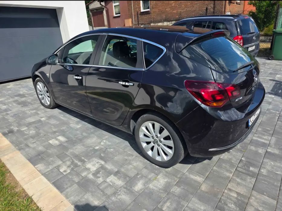 Opel Astra J 2013r. 1.4 140 KM