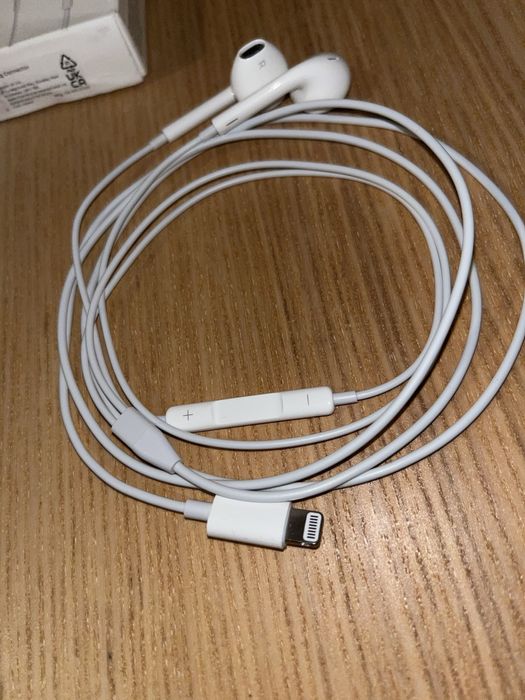 Apple Earpods Lightening (Novos)